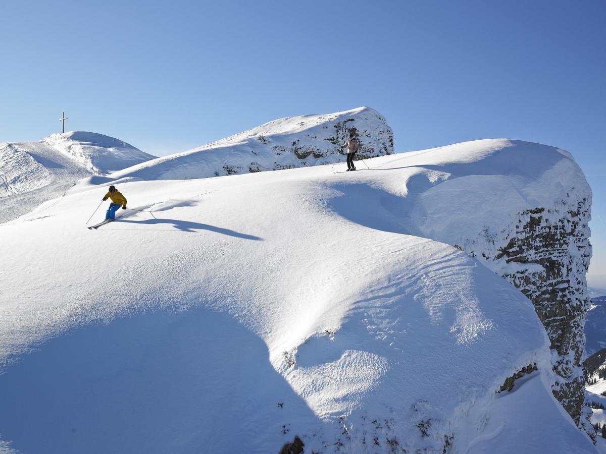 Person am Skifahren am Diedamskopf